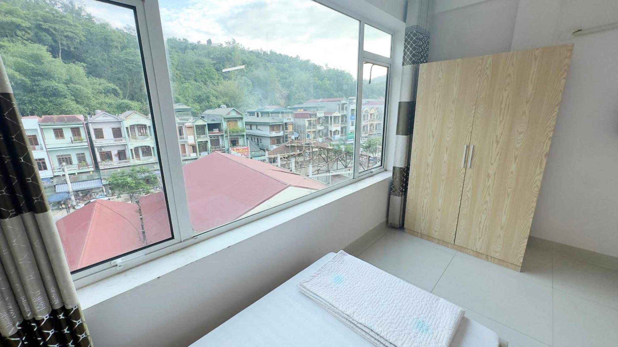 Quy Anh Hotel Bao Lac Town Eksteriør bilde
