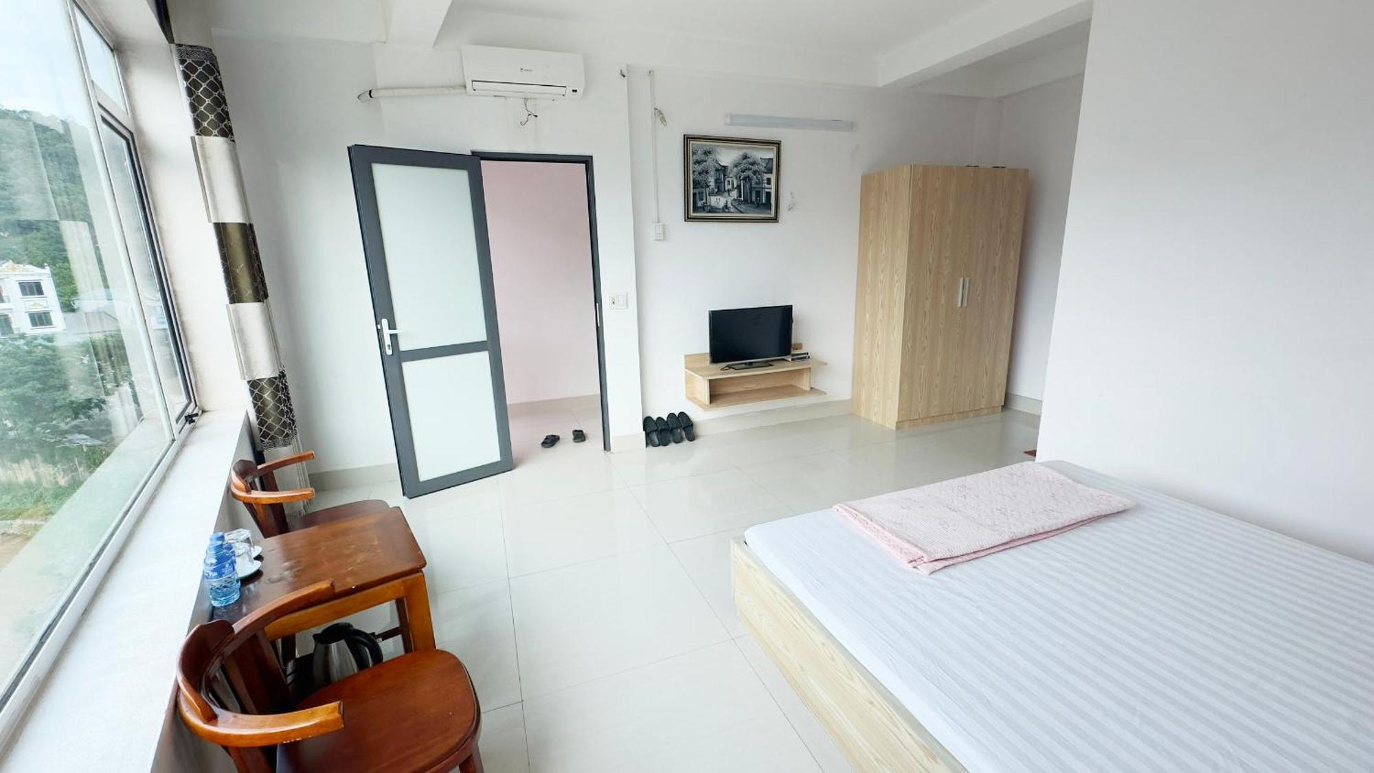 Quy Anh Hotel Bao Lac Town Eksteriør bilde