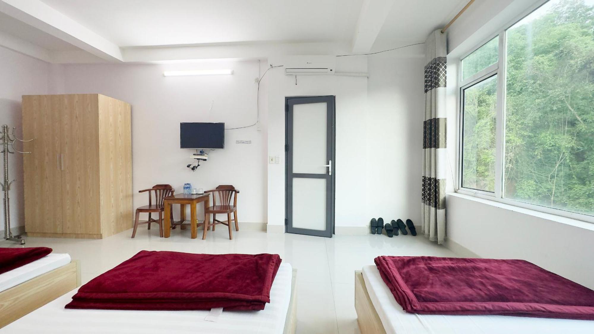Quy Anh Hotel Bao Lac Town Eksteriør bilde